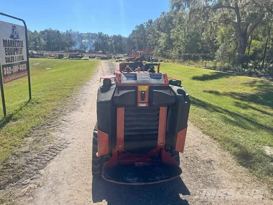 Ditch Witch SK 800 Kompaktlader