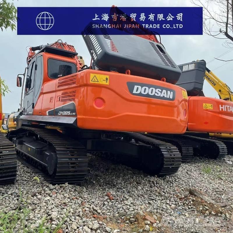 Doosan DX 225 Raupenbagger