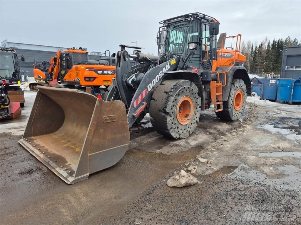 Develon DL320-7 Radlader