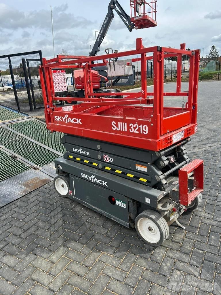 SkyJack SJ 3219 Scheren-Arbeitsbühnen