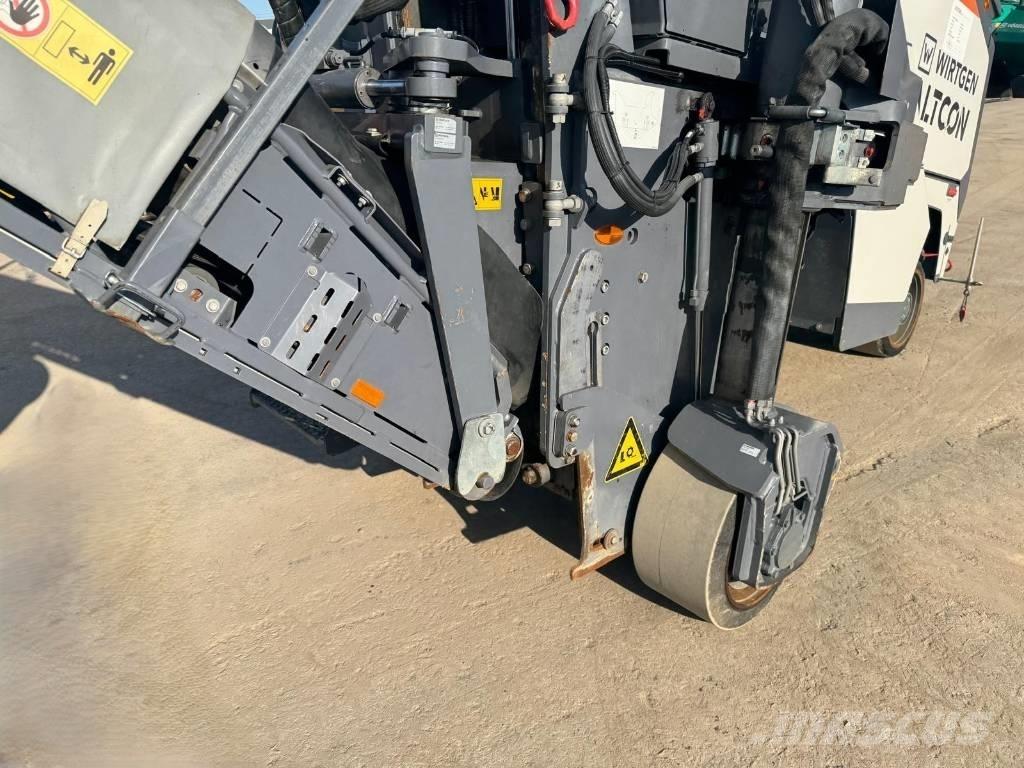 Wirtgen W 50 RI Asphaltfräsen