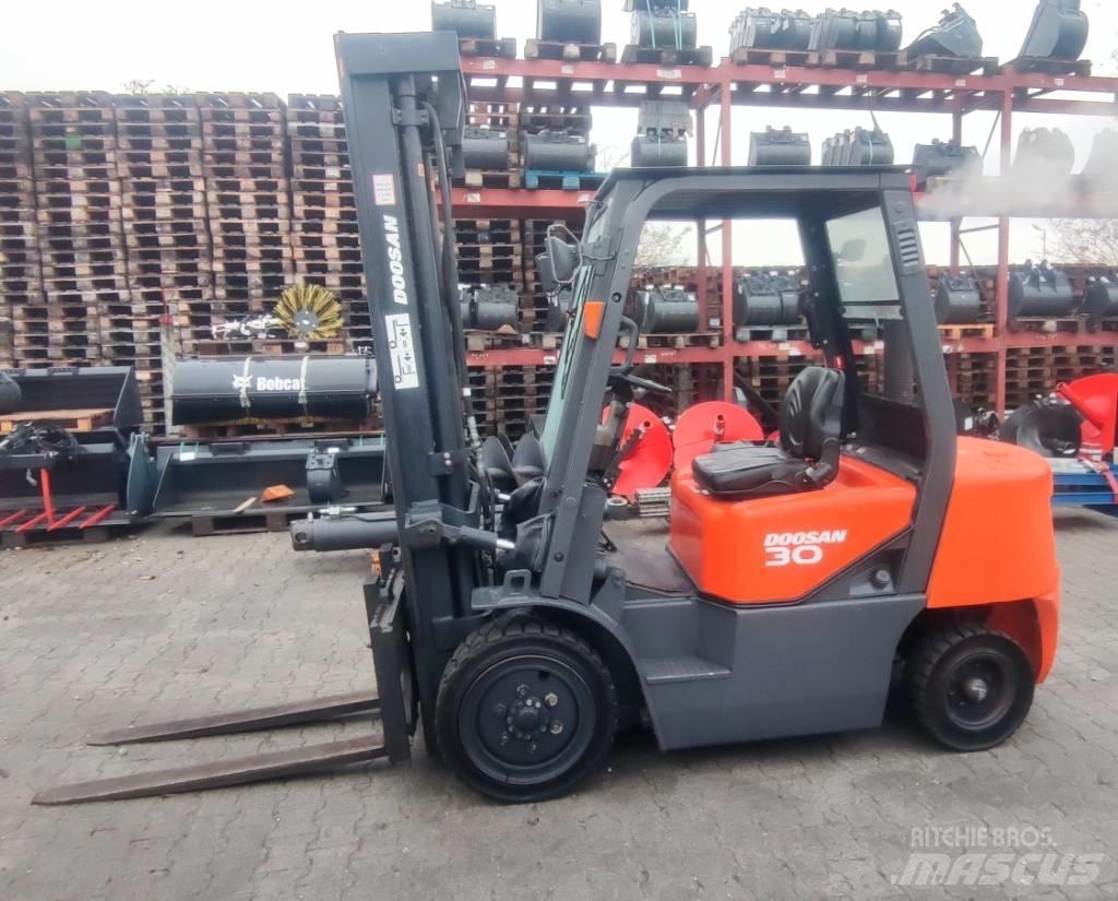 Doosan D 30 G Diesel heftrucks