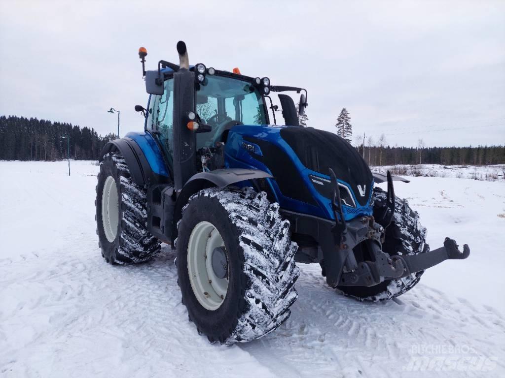 Valtra T 174 VERSU Traktoren