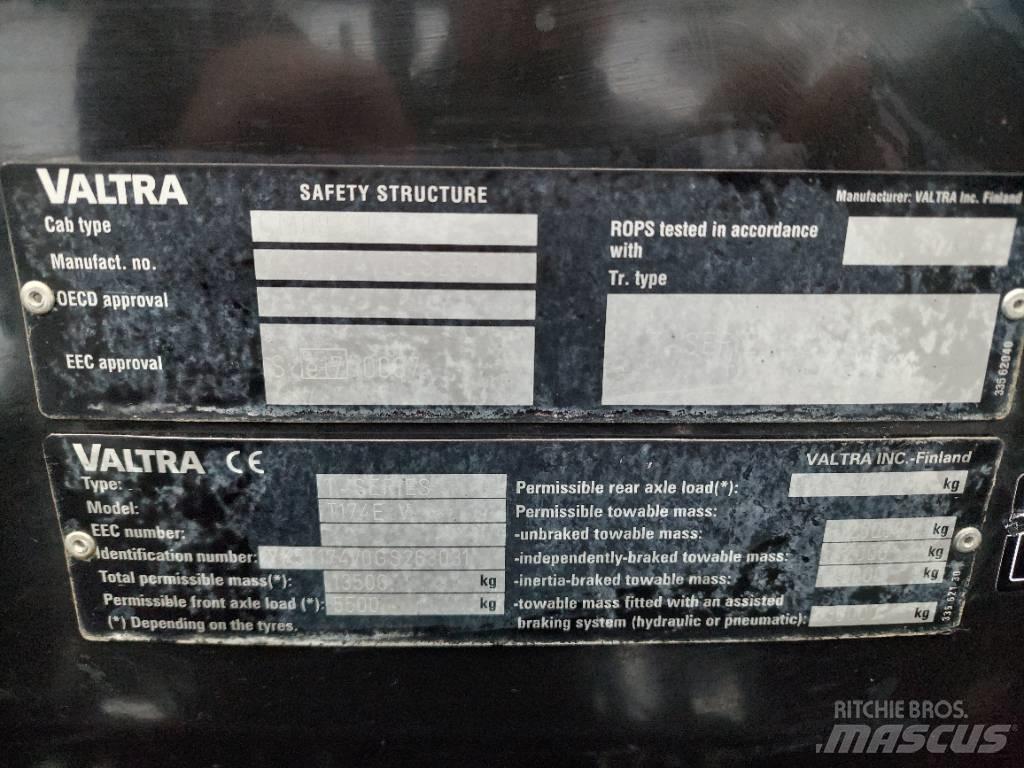 Valtra T 174 VERSU Traktoren