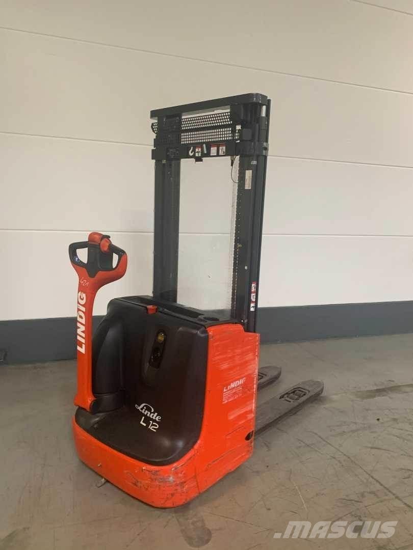 Linde L12I Zelfrijdende stapelaars