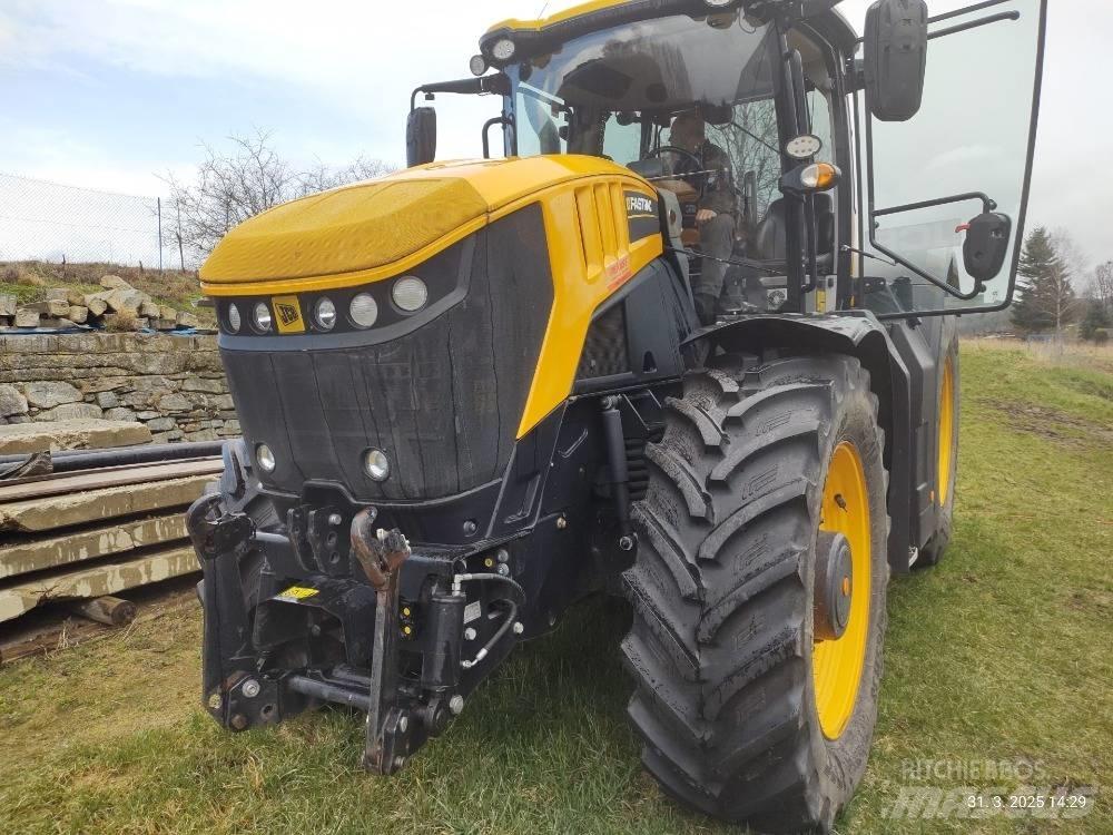 JCB Fastrac 8330 Traktoren