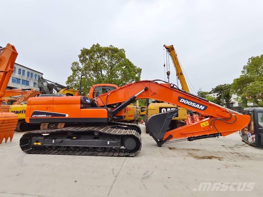 Doosan DX 225 LC Raupenbagger