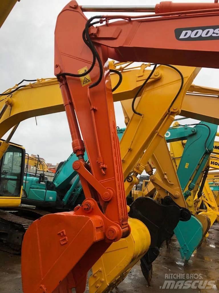 Doosan 225 LC Raupenbagger