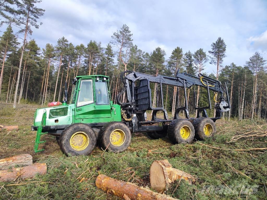 John Deere 1110 D Forwarder