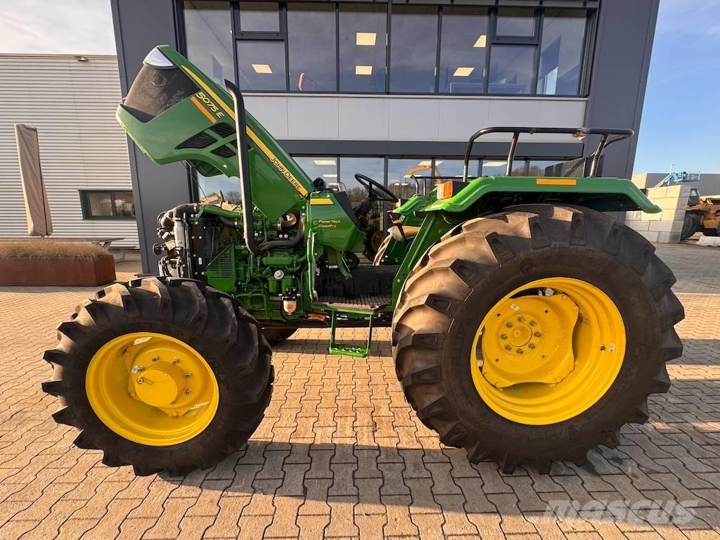 John Deere 5075 E Traktoren