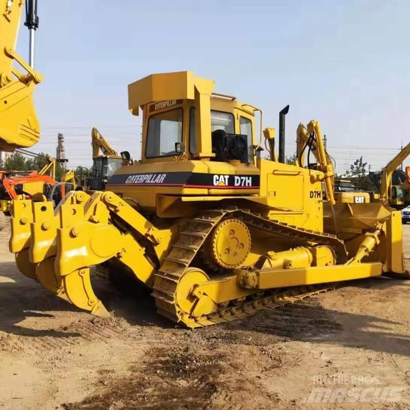 CAT D7H Bulldozer