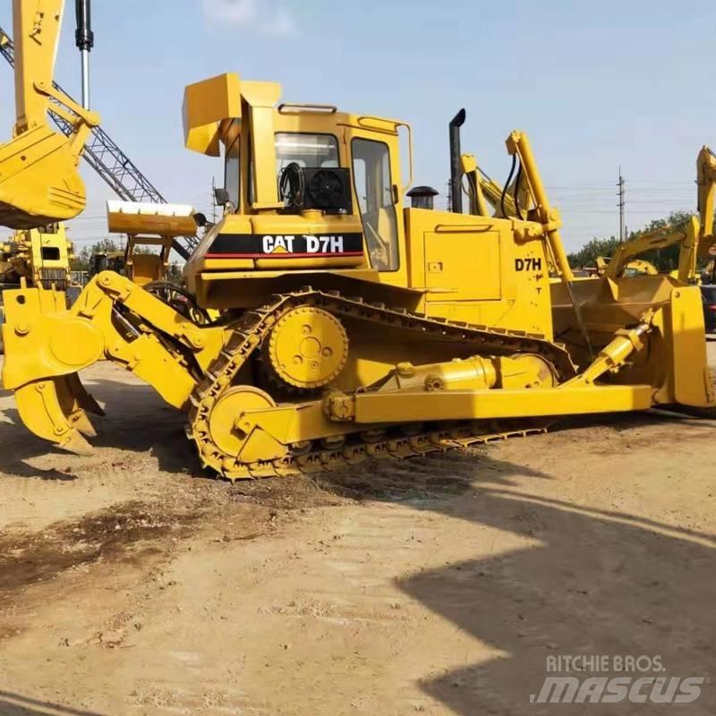 CAT D7H Bulldozer