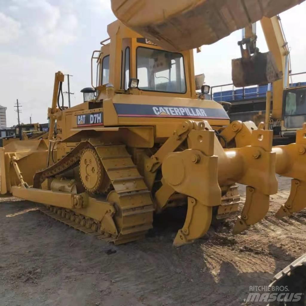 CAT D7H Bulldozer