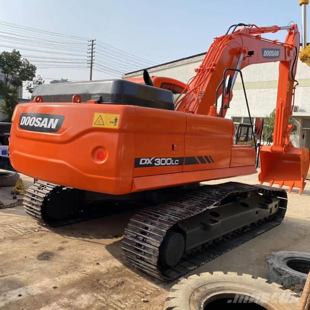 Doosan DX 300 LC Raupenbagger