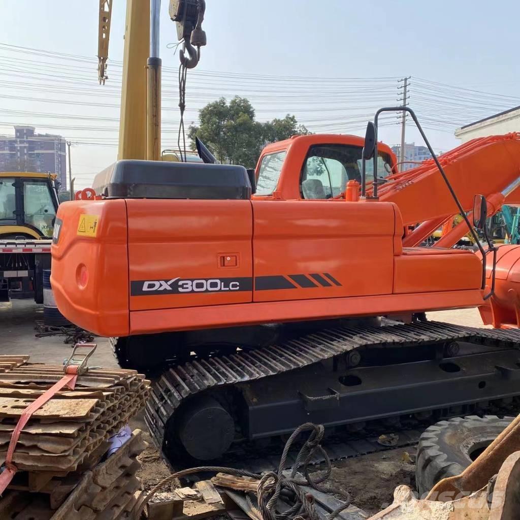 Doosan DX 300 LC Raupenbagger