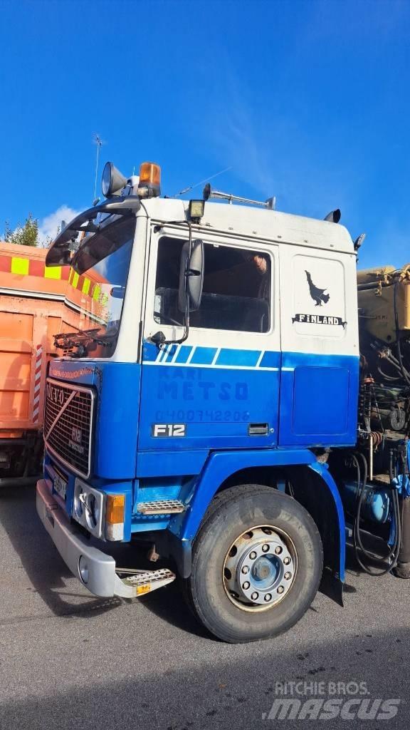 Volvo F 12 Kranwagen