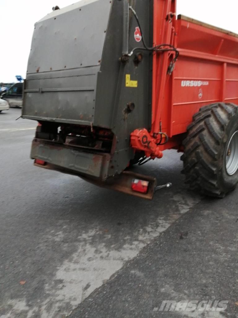 Ursus N-265/A Düngemittelverteiler