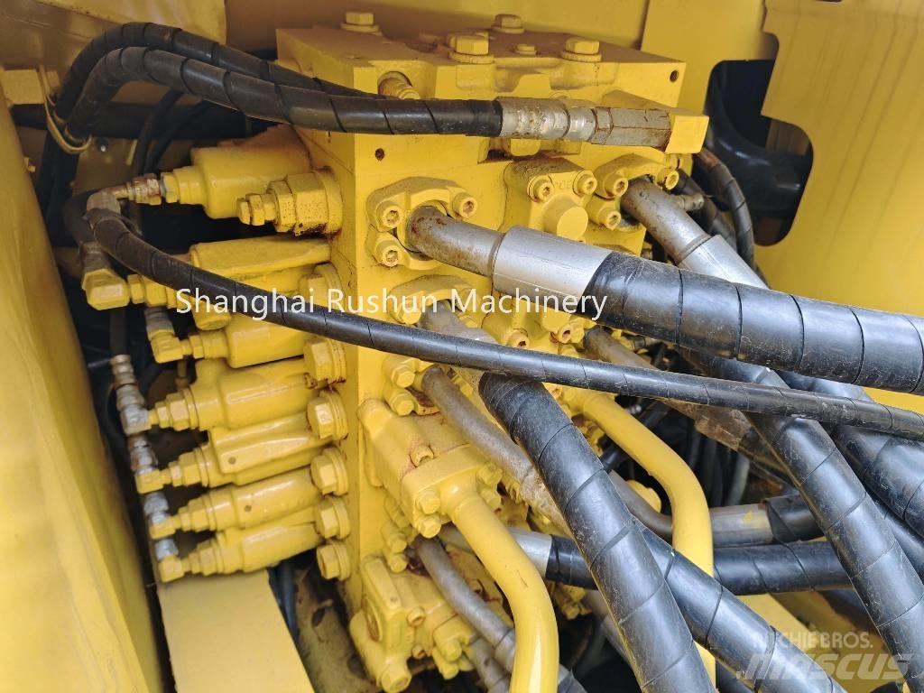 Komatsu PC210-8 Raupenbagger