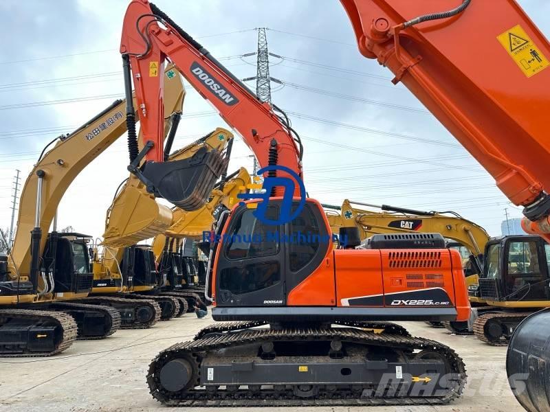 Doosan DX 225 LC-9C Raupenbagger