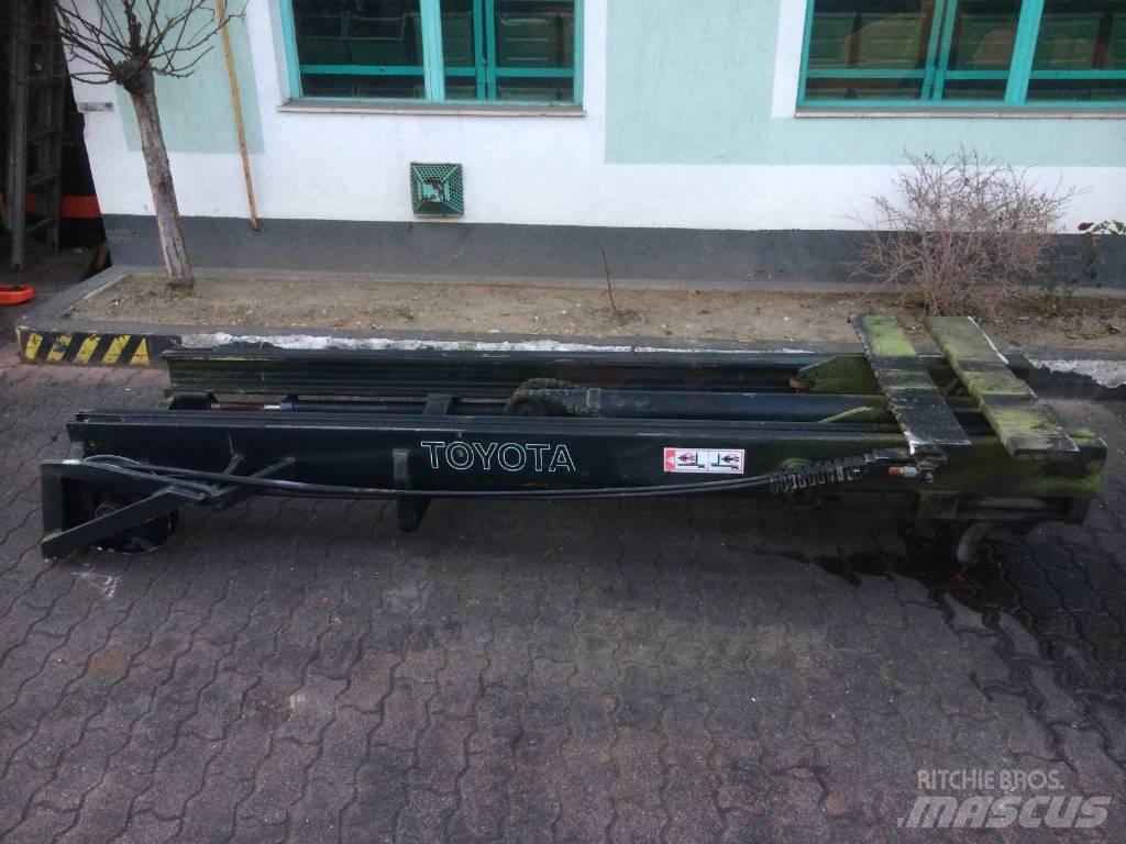 Toyota 6FD25 M-0240 Masten