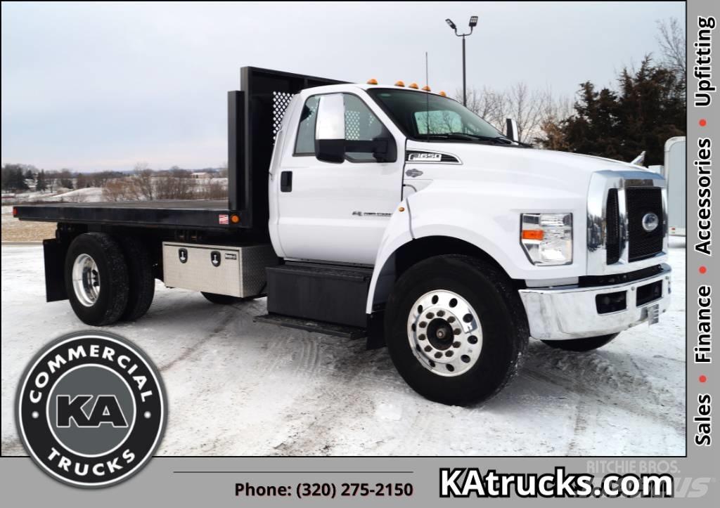 Ford F 650 Pritschenwagen/Pritschenwagen mit Seitenklappe