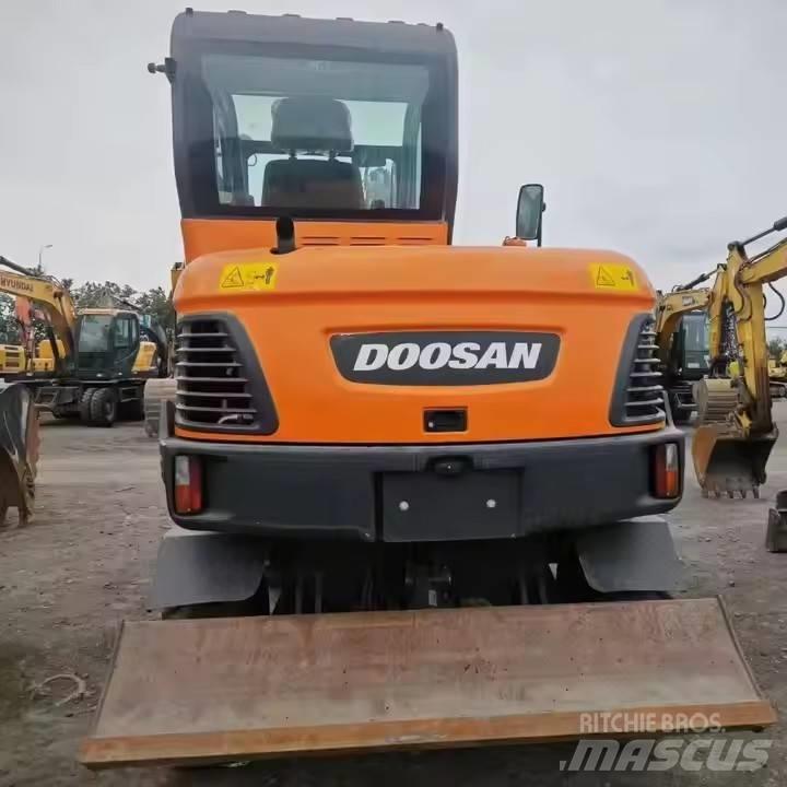 Doosan DX60W Mobilbagger