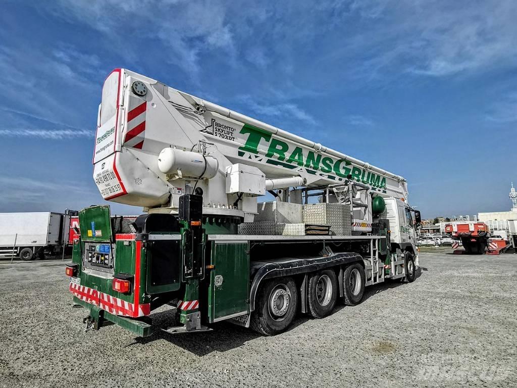 Bronto S70 XDT Kompakte selbstfahrende Hebebühnen