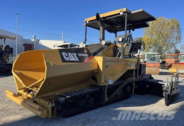 CAT AP 655D Strassenfertiger