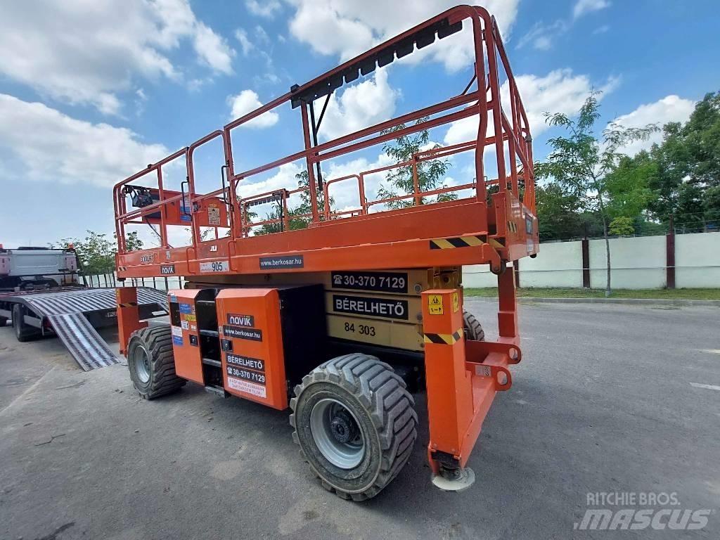 JLG 330 LRT Scheren-Arbeitsbühnen