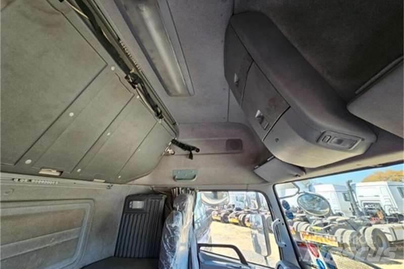 UD TRUCKS QUON Andere Fahrzeuge