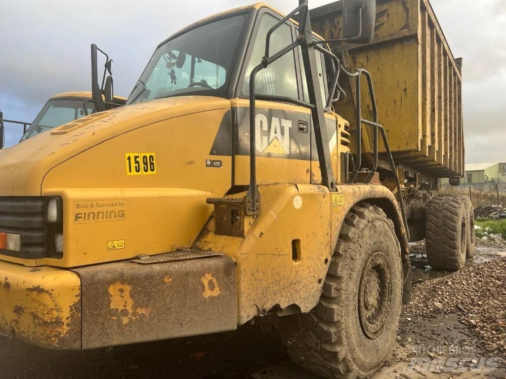 CAT 730 Dumper - Knickgelenk