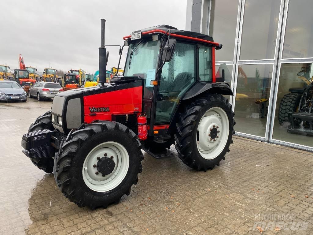 Valtra 700-4 Traktoren