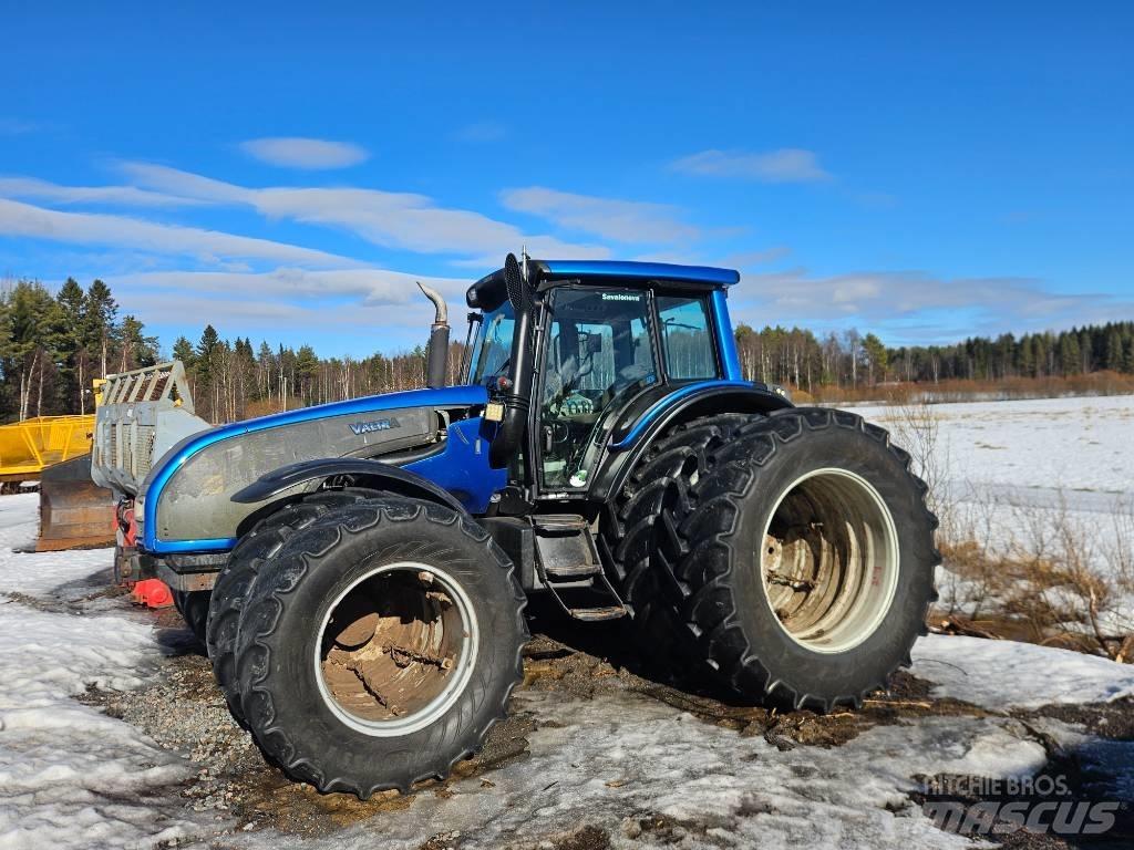 Valtra T 171 Traktoren