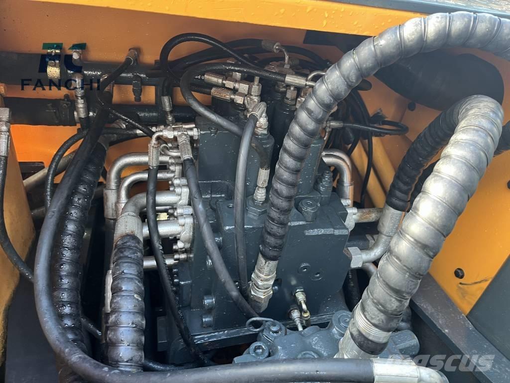 Hyundai 220LC-9S Raupenbagger