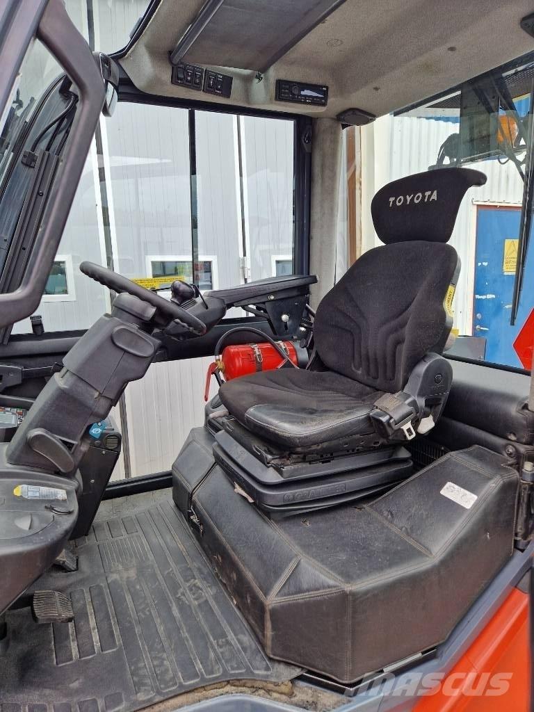 Toyota 8 FDJF 35 Diesel heftrucks