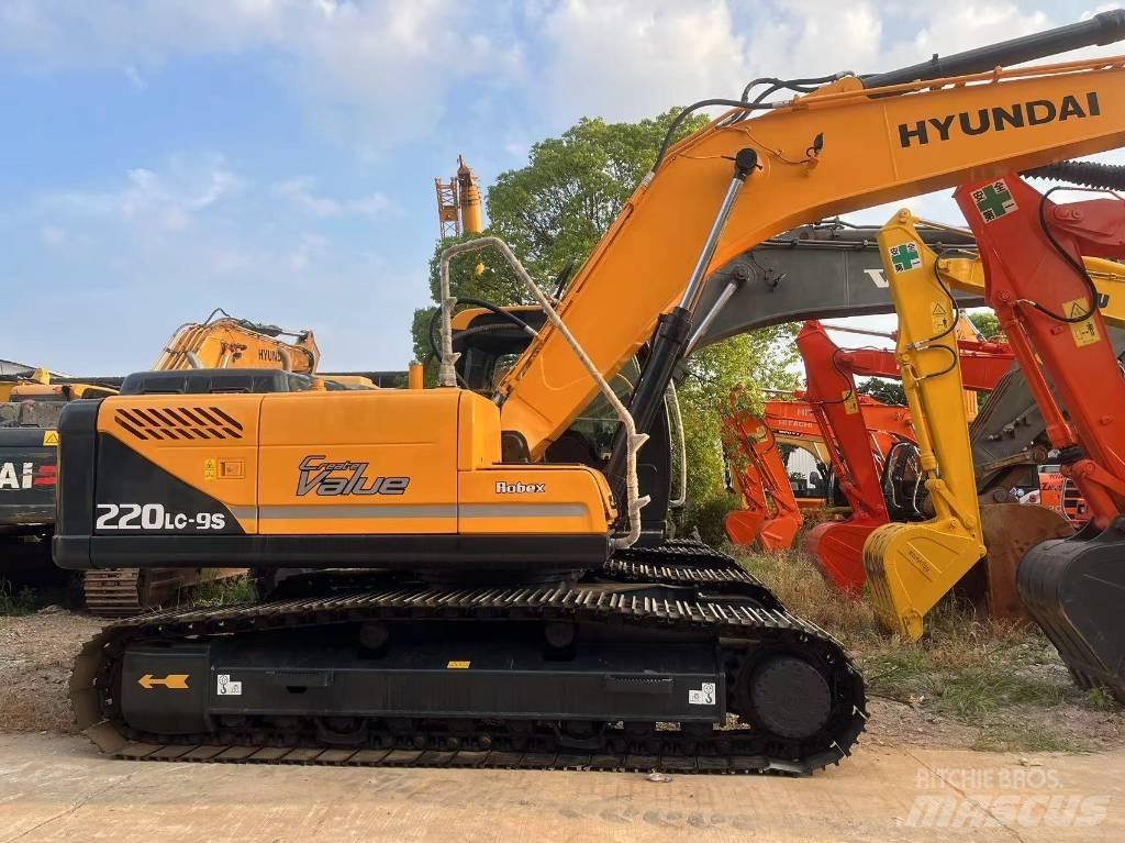 Hyundai R220LC-9S Raupenbagger