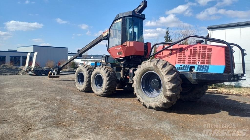 Valmet 921 Harvester