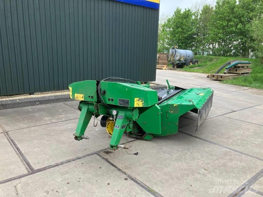 John Deere 328 Mäher