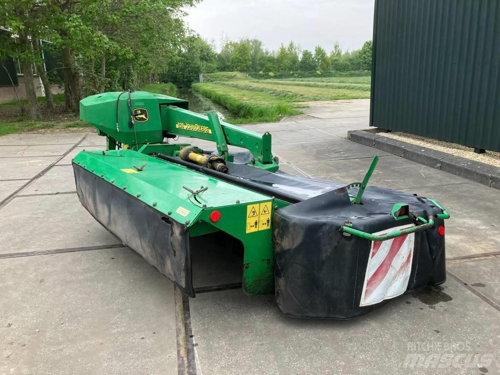 John Deere 328 Mäher