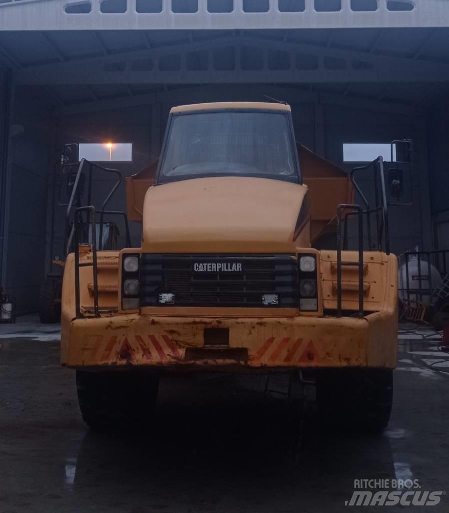CAT 740 Dumper - Knickgelenk