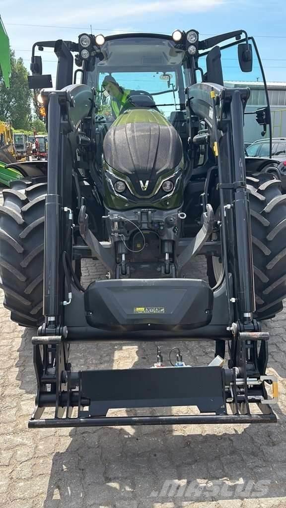 Valtra G135 Traktoren