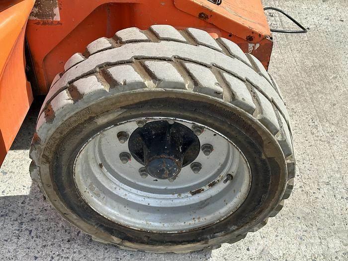 JLG E450 Gelenkteleskoparbeitsbühnen