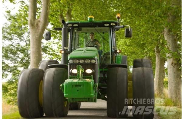 John Deere JD8270 Traktoren