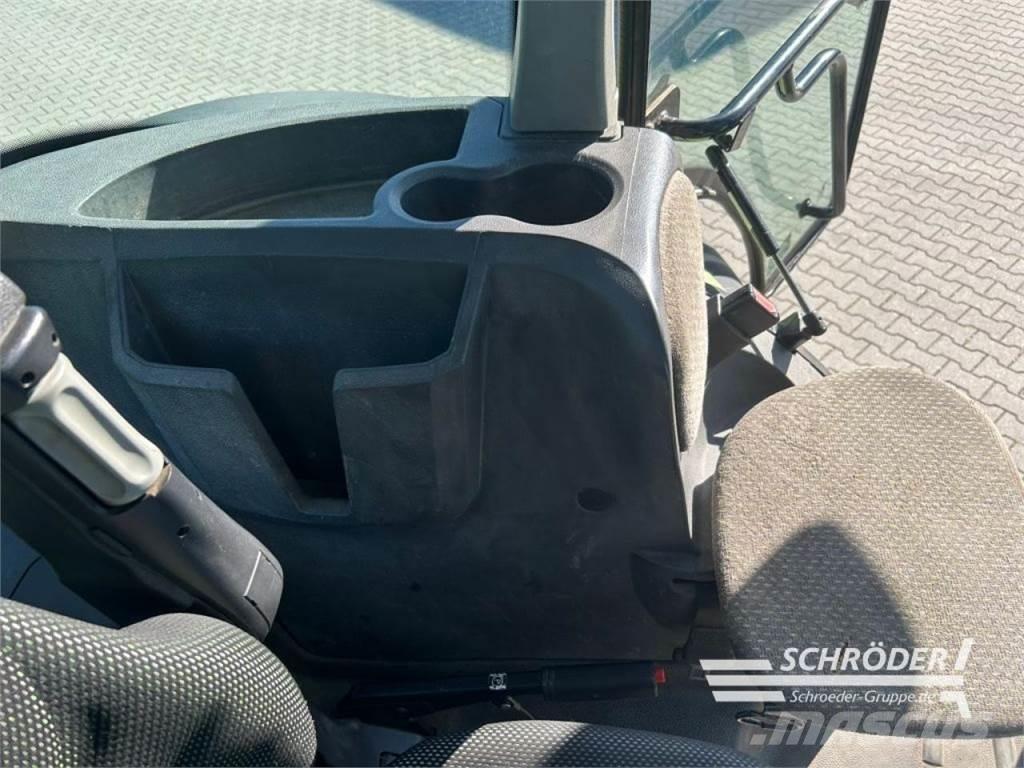 CLAAS ARION 640 Traktoren