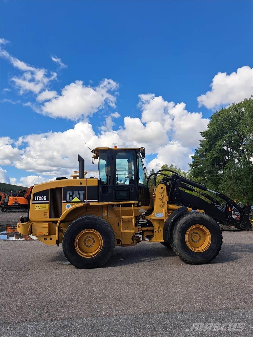 CAT it28 Radlader