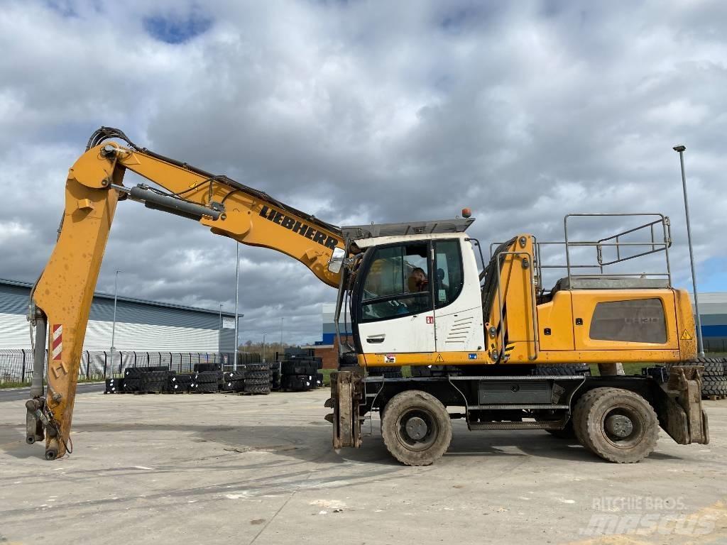 Liebherr LH 30 M Materialumschlag