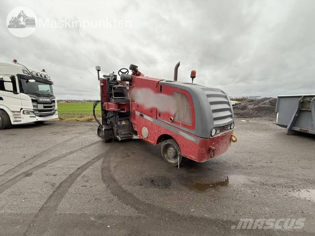 Wirtgen W 100 Asphaltfräsen