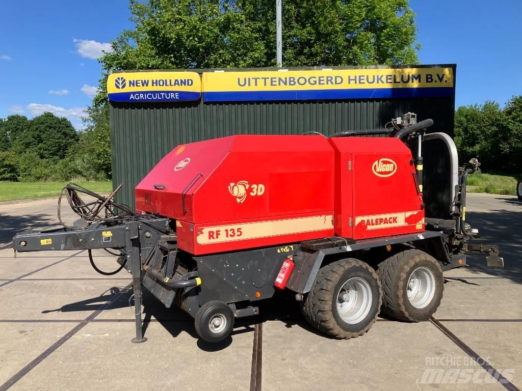 Vicon RF135 Balepack Rundballenpressen