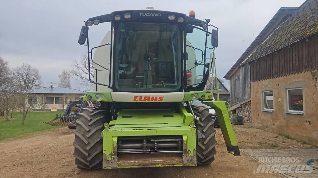 CLAAS Tucano 440 Mähdrescher
