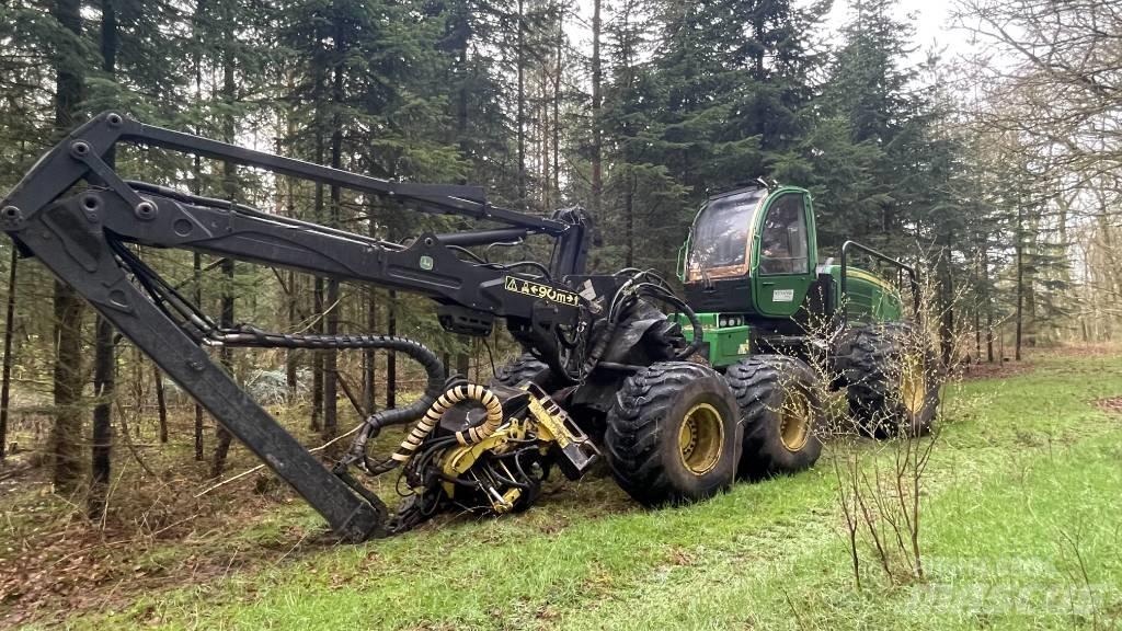 John Deere 1470 E Harvester